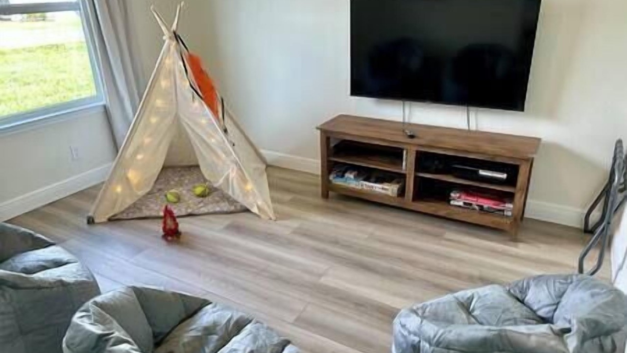 Photo of Bedroom in Lochmoor Waterway Estates