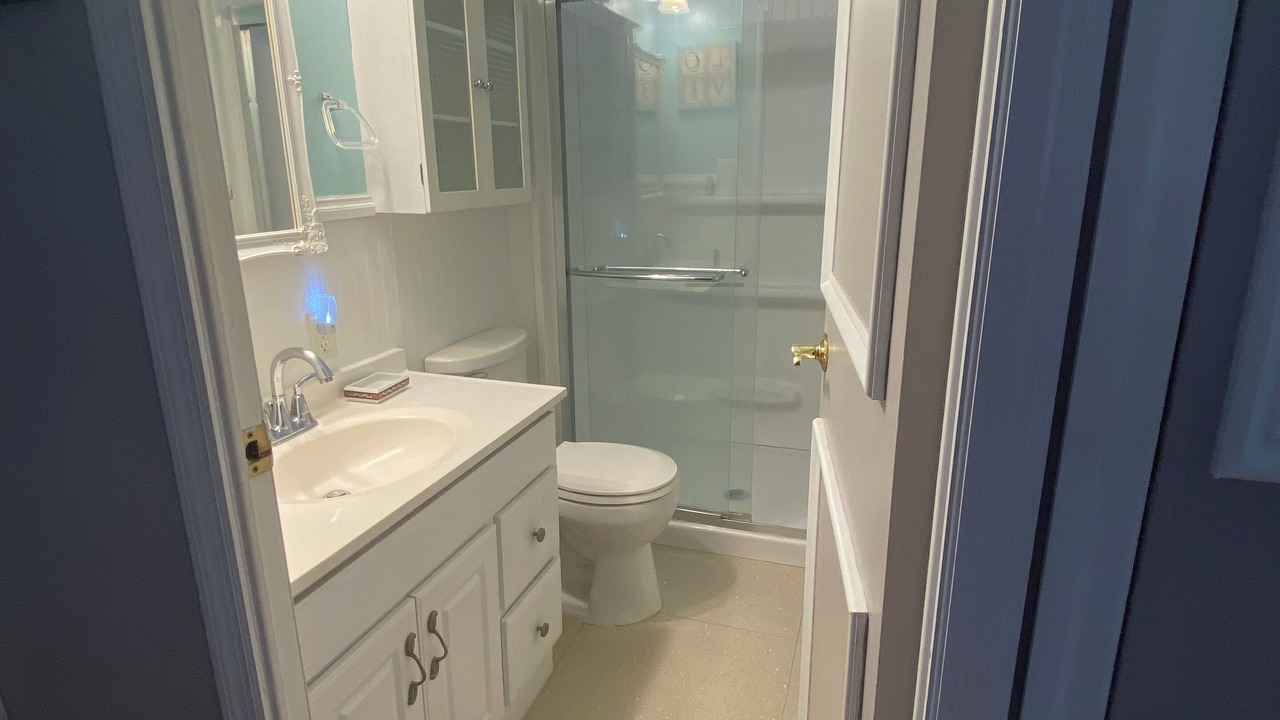 Photo of Bathroom in Jacarandas