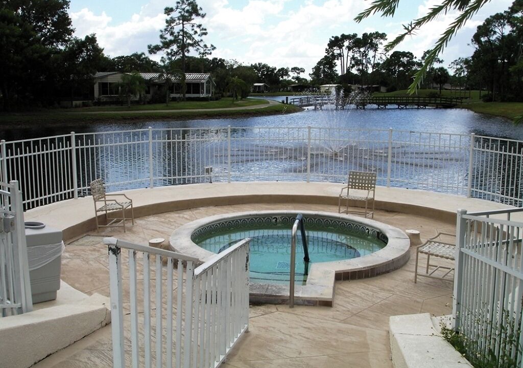 Photo of Outdoor in Jacarandas