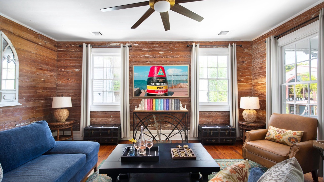 Photo of Livingroom in Historic Seaport