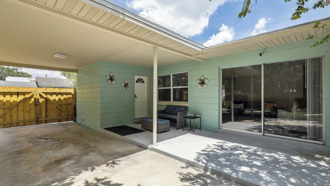 Photo of Patio Balcony in Riverside Heights