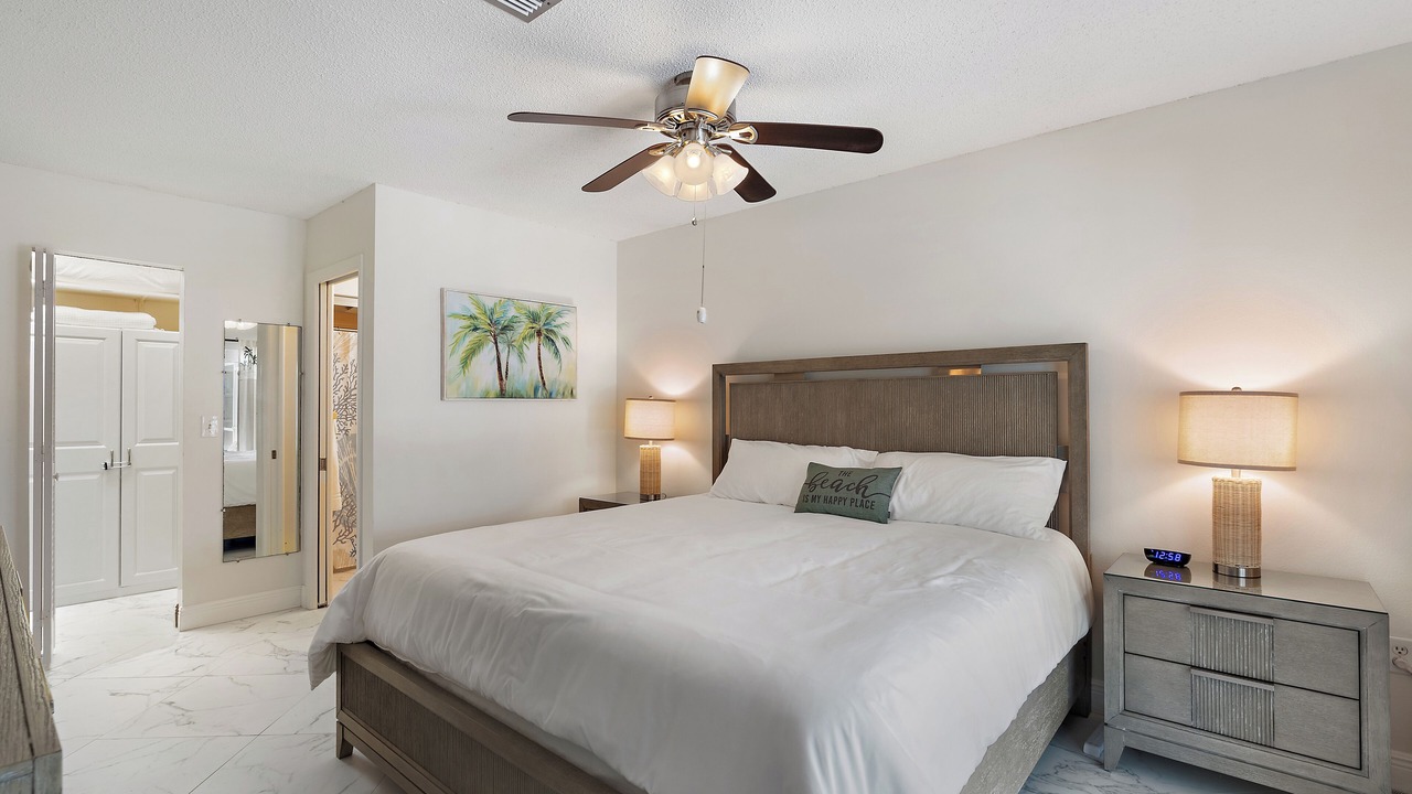 Photo of Bedroom in Gulf Gate Woods