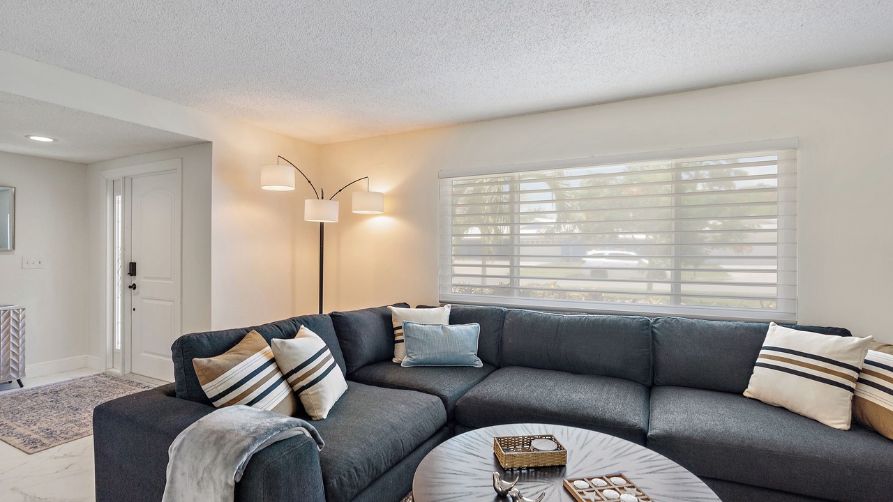 Photo of Livingroom in Gulf Gate Woods