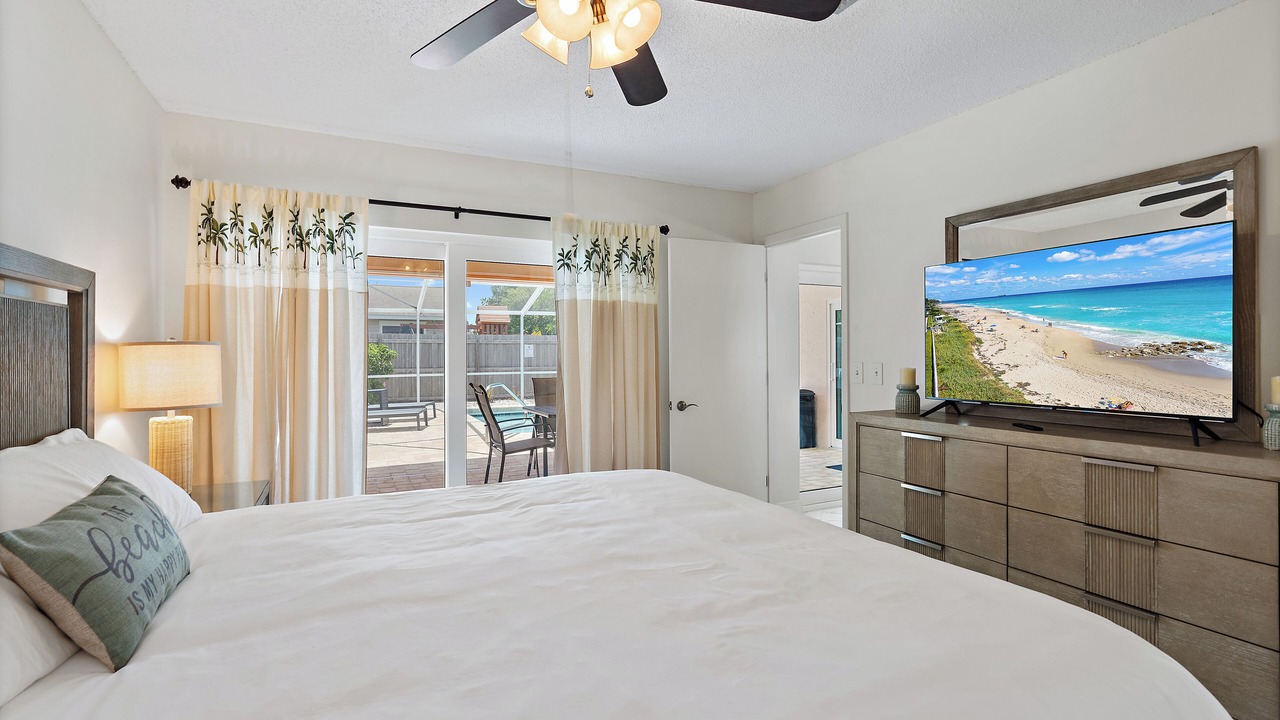 Photo of Bedroom in Gulf Gate Woods