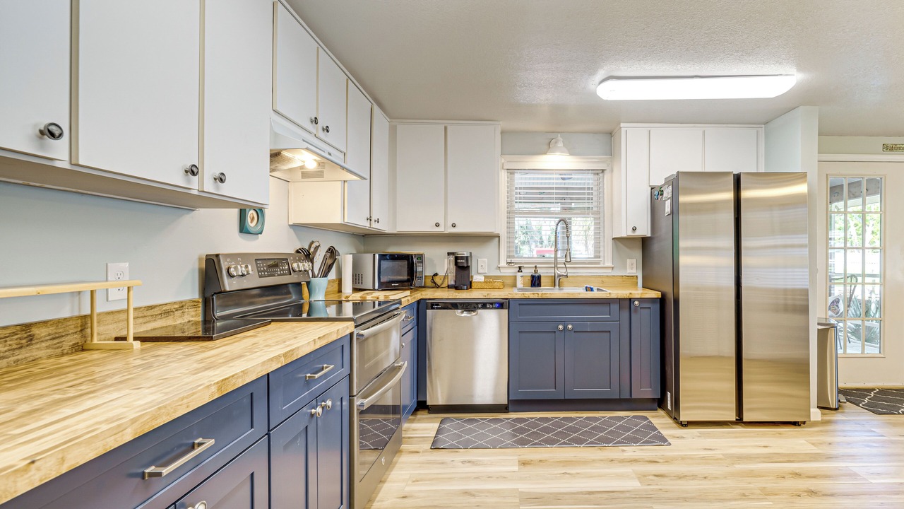 Photo of Kitchen in Weeki Wachee Gardens