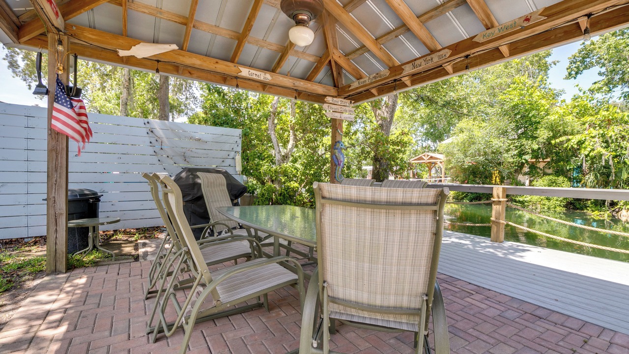 Photo of Outdoor in Weeki Wachee Gardens