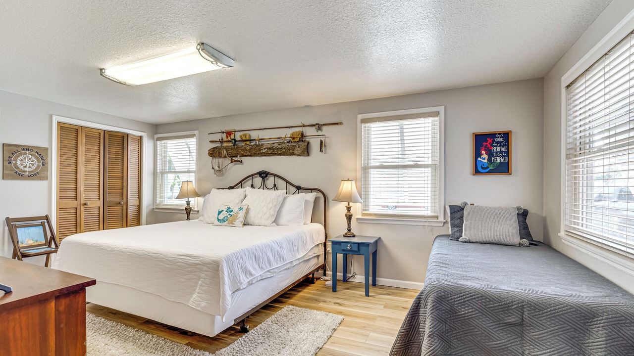 Photo of Bedroom in Weeki Wachee Gardens