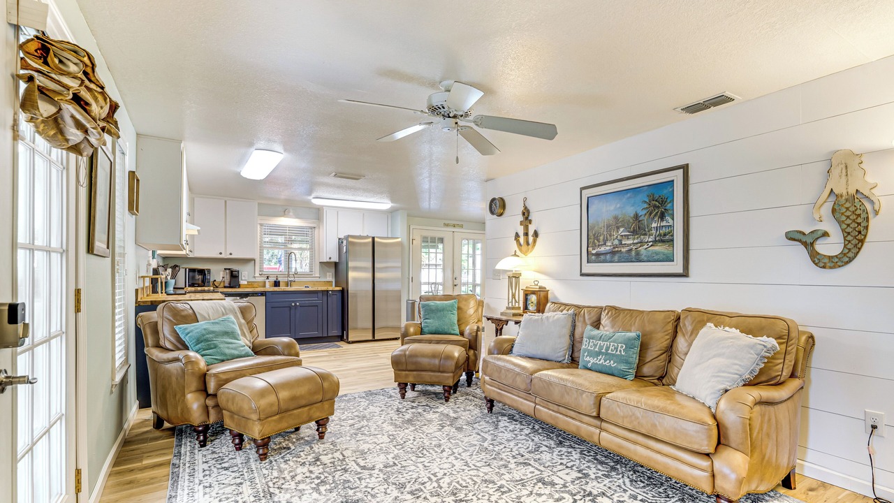 Photo of Livingroom in Weeki Wachee Gardens