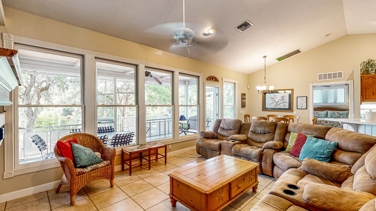 Photo of Livingroom in Bell