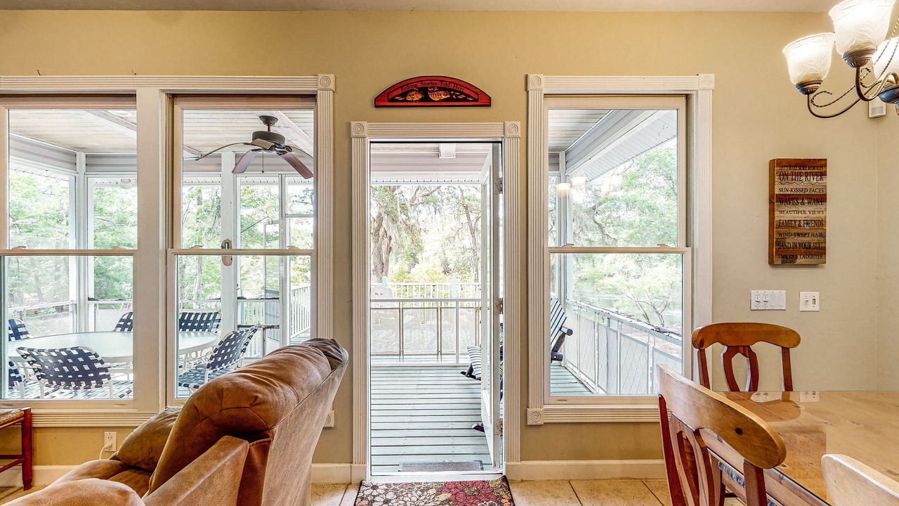Photo of Livingroom in Bell