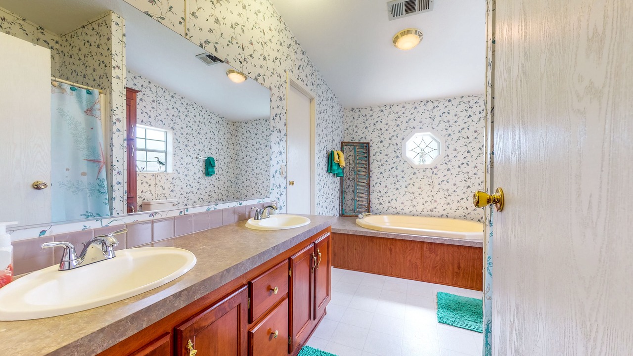 Photo of Bathroom in Astor