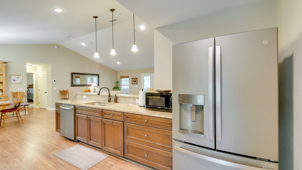 Photo of Kitchen in Putnam Hall