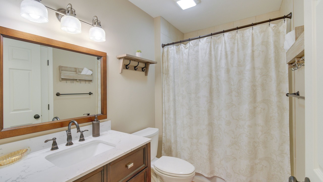 Photo of Bathroom in Putnam Hall