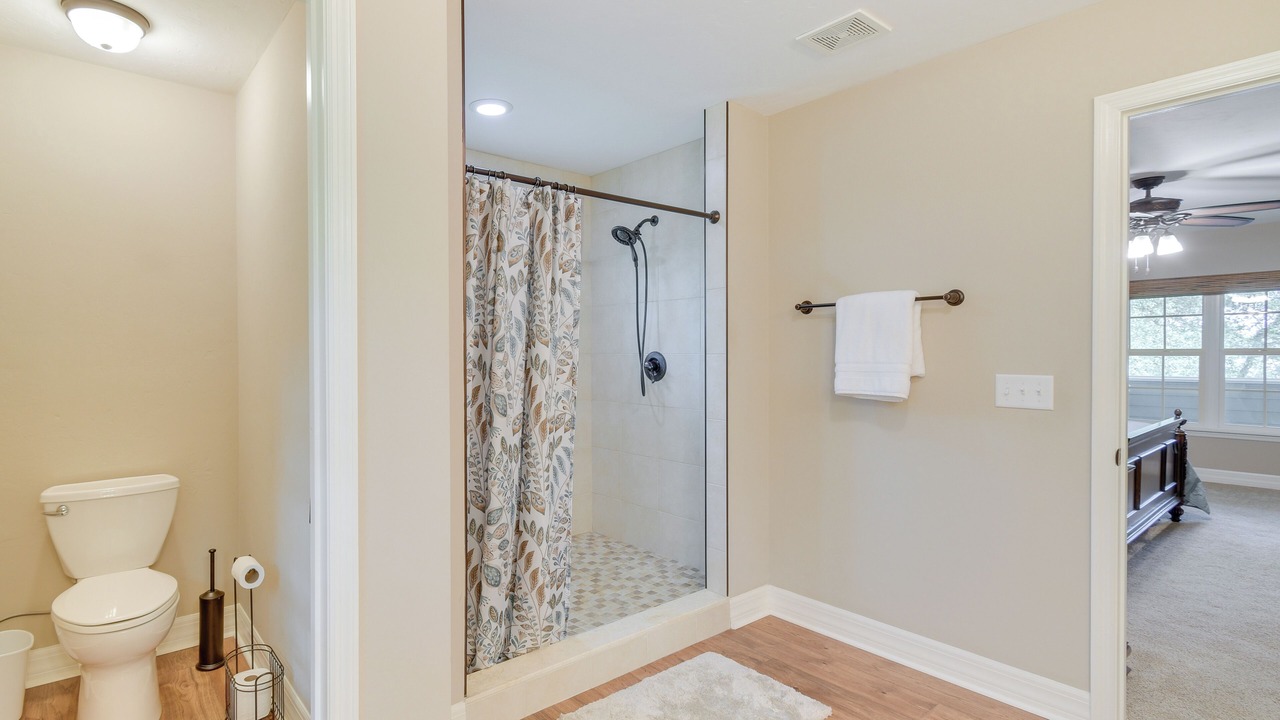 Photo of Bathroom in Putnam Hall