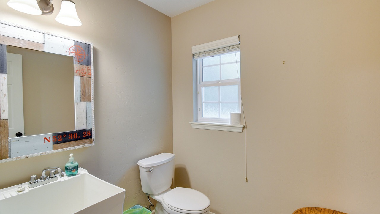 Photo of Bathroom in Putnam Hall