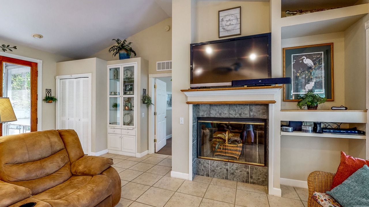 Photo of Livingroom in Bell
