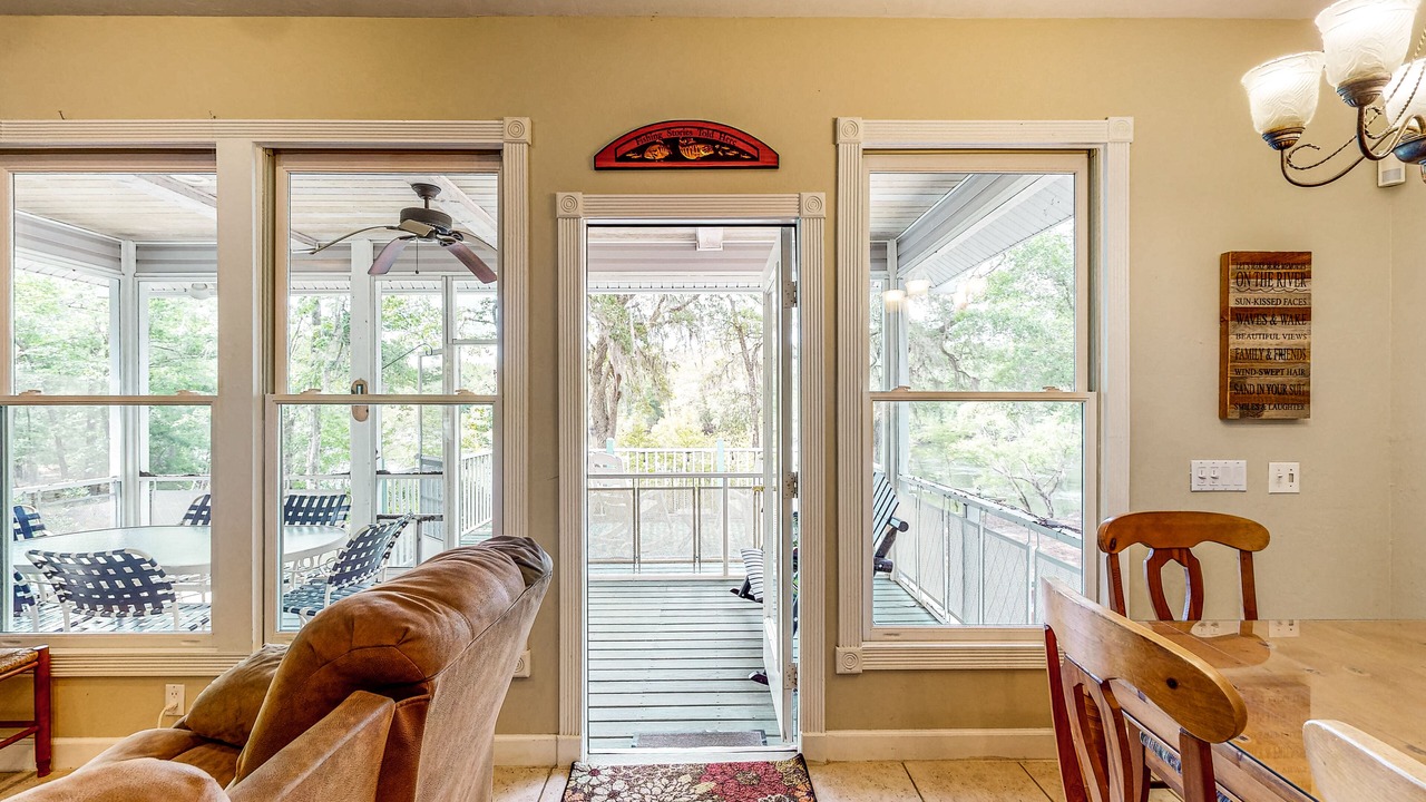 Photo of Livingroom in Bell