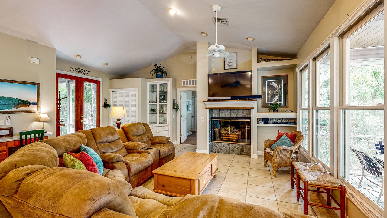 Photo of Livingroom in Bell