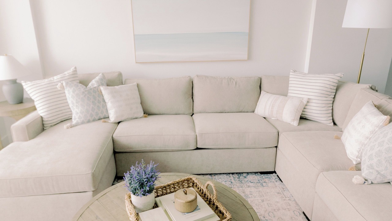 Photo of Livingroom in Island Estate