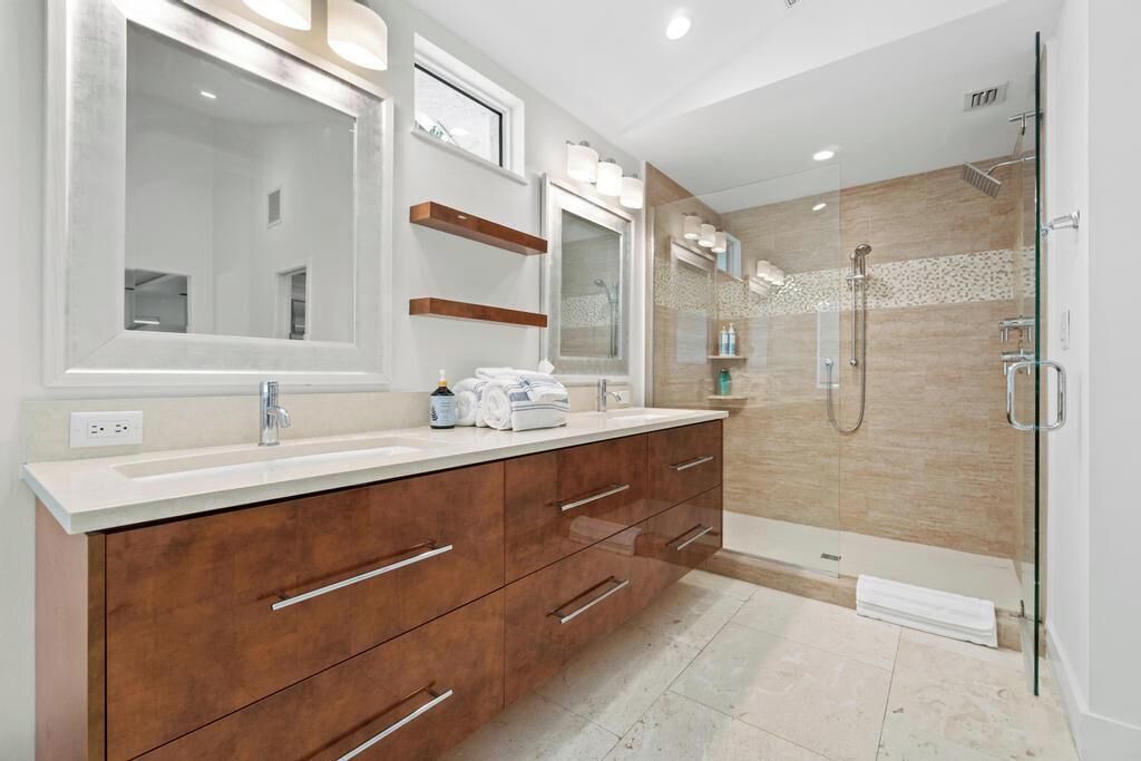 Photo of Bathroom in Palm River Estates