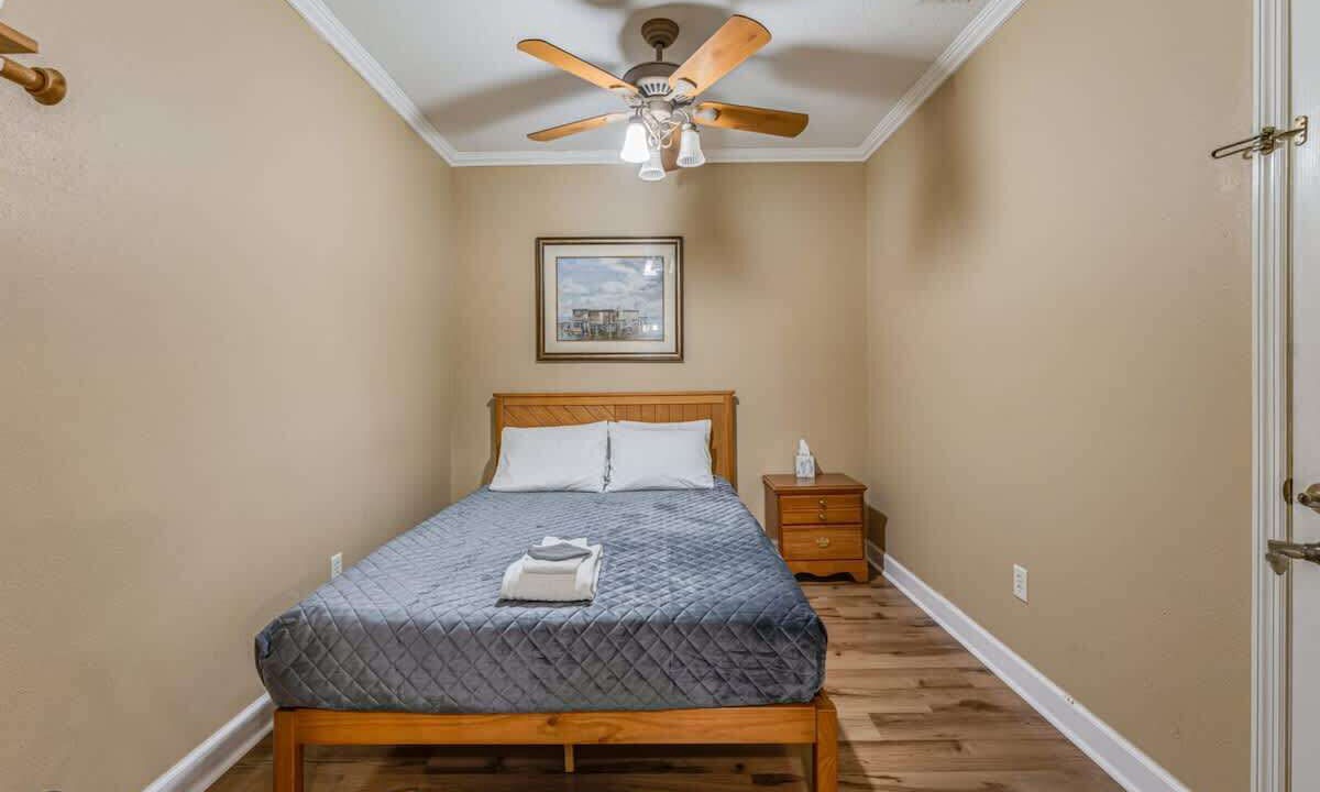 Photo of Bedroom in Chassahowitzka