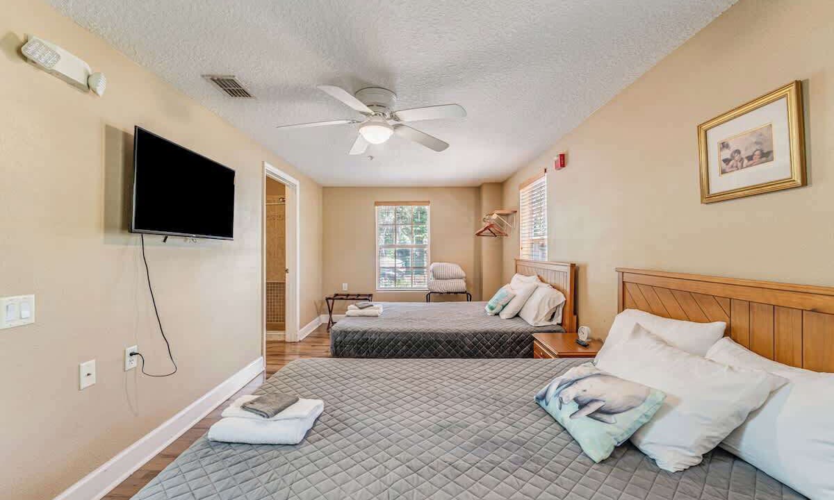 Photo of Bedroom in Chassahowitzka