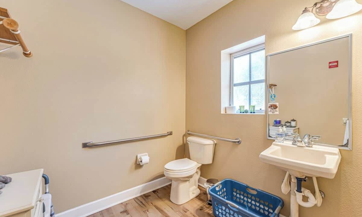 Photo of Bedroom in Chassahowitzka