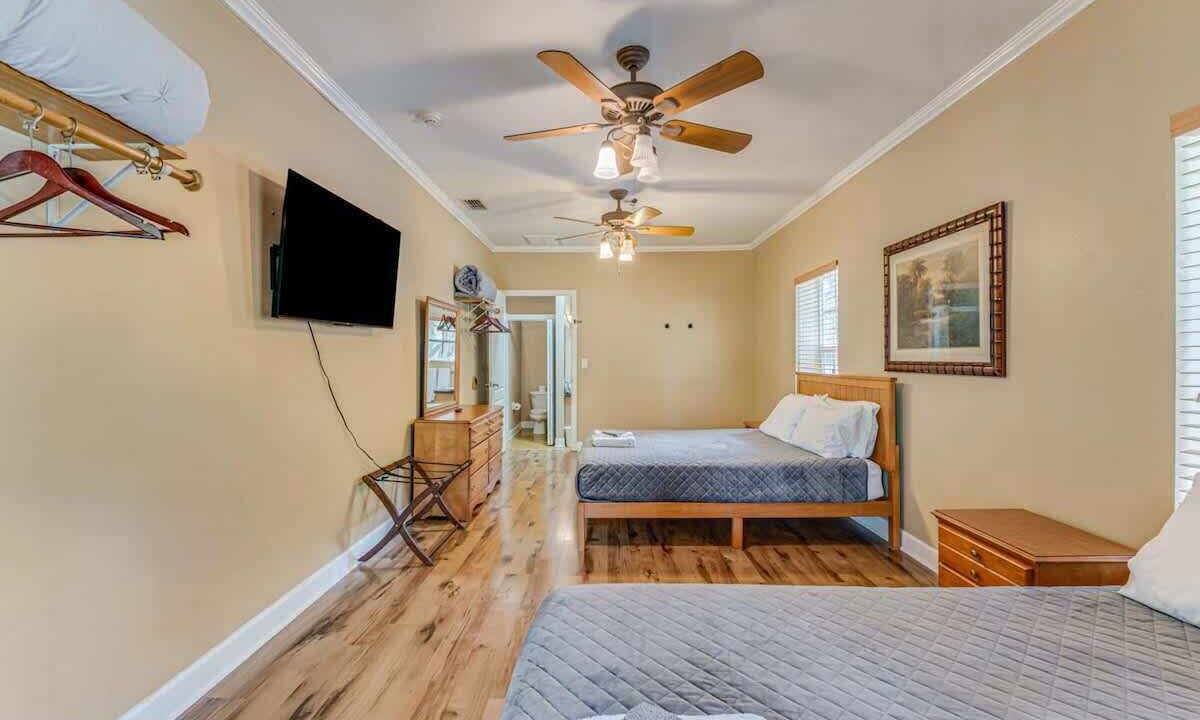 Photo of Bedroom in Chassahowitzka