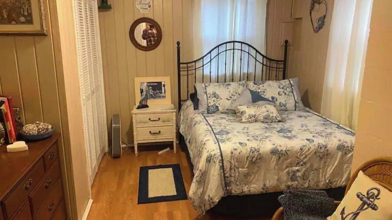 Photo of Bedroom in Elizabeth Mcbrides Raulersons