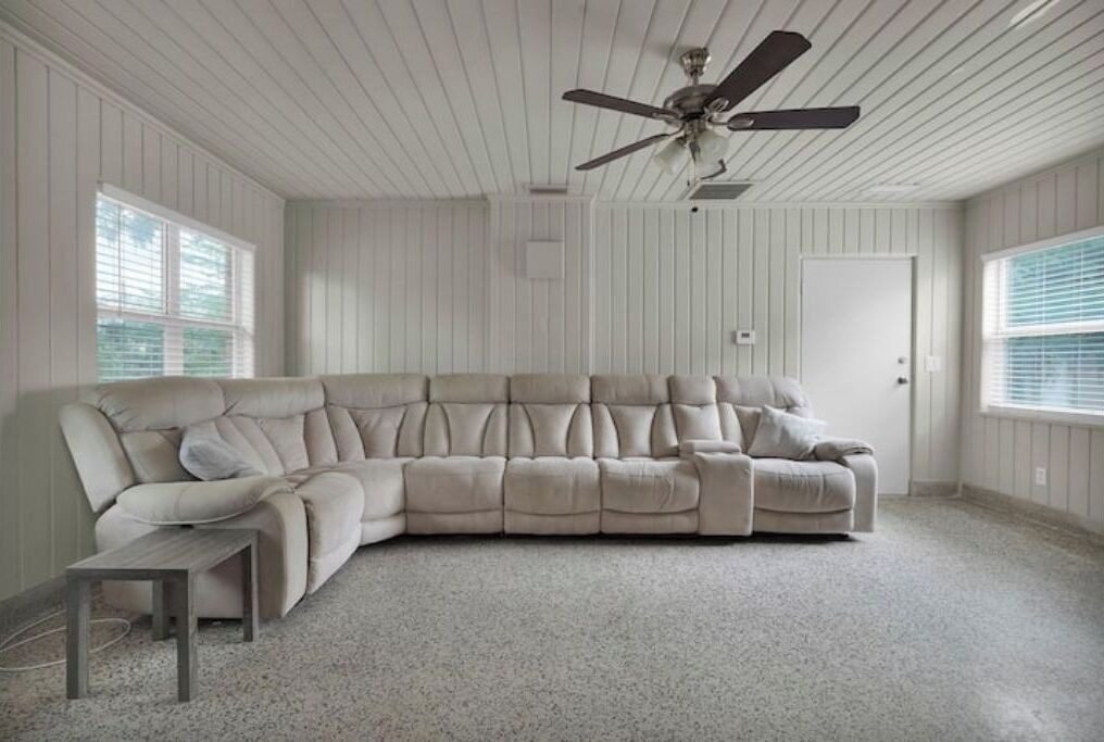 Photo of Livingroom in Lakeshore South
