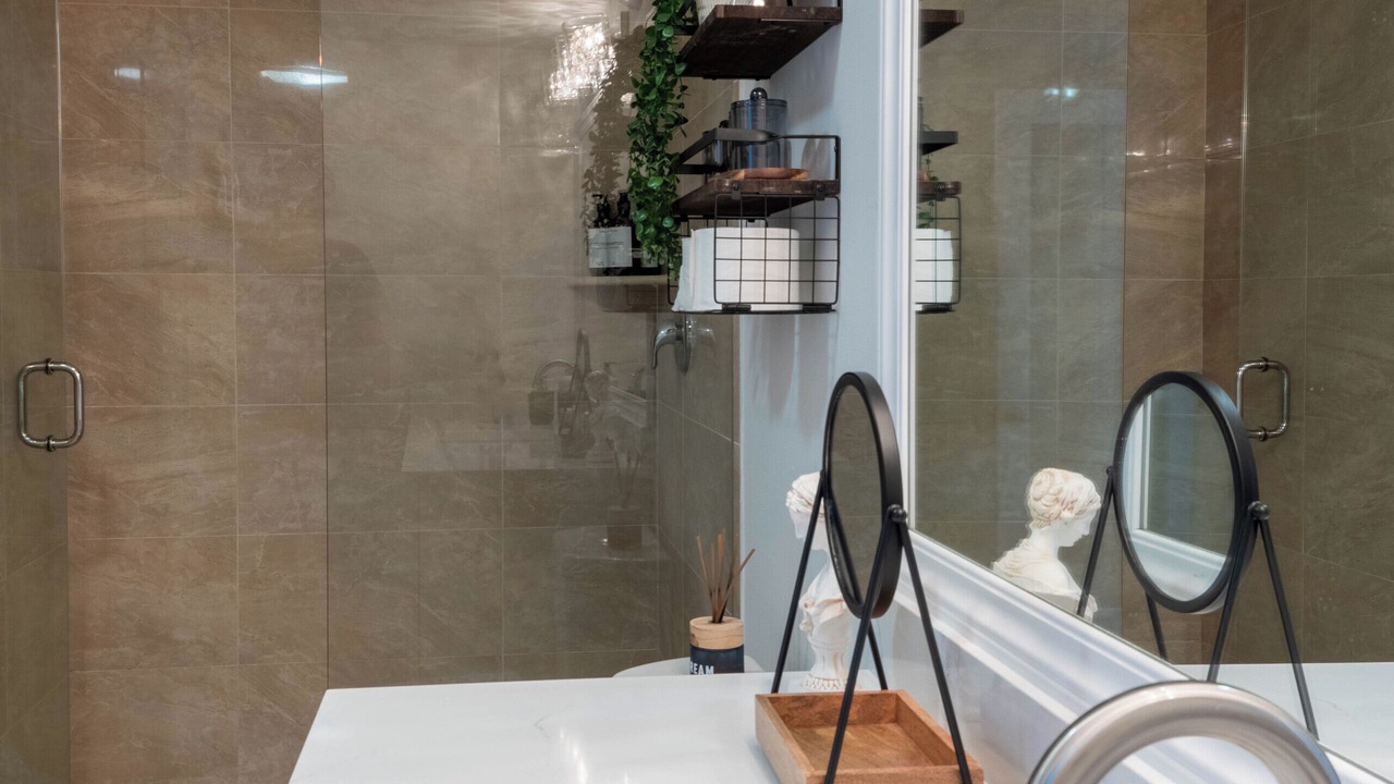 Photo of Bathroom in Lantana