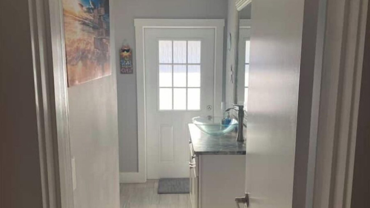 Photo of Bathroom in Neptune Beach
