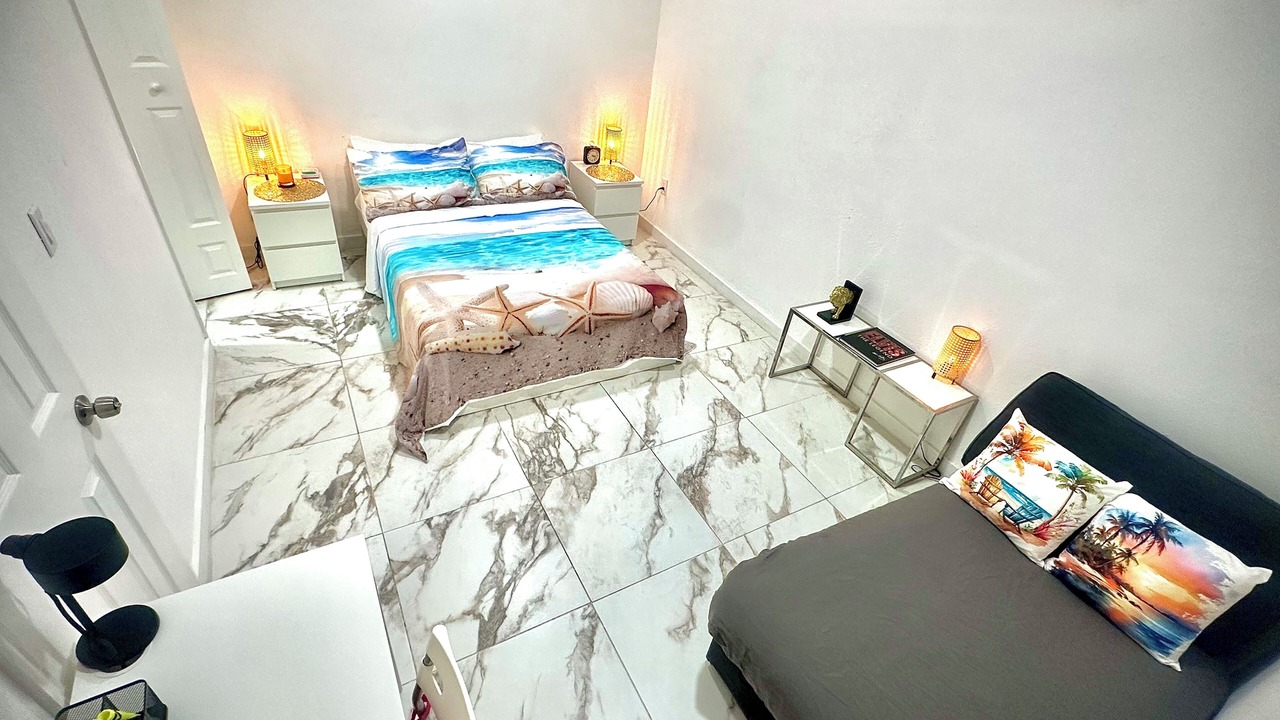 Photo of Bedroom in Ludlam