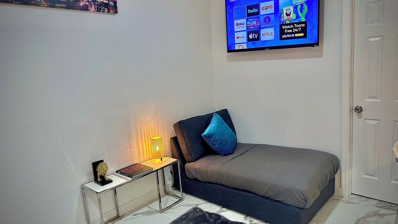Photo of Bedroom in Ludlam