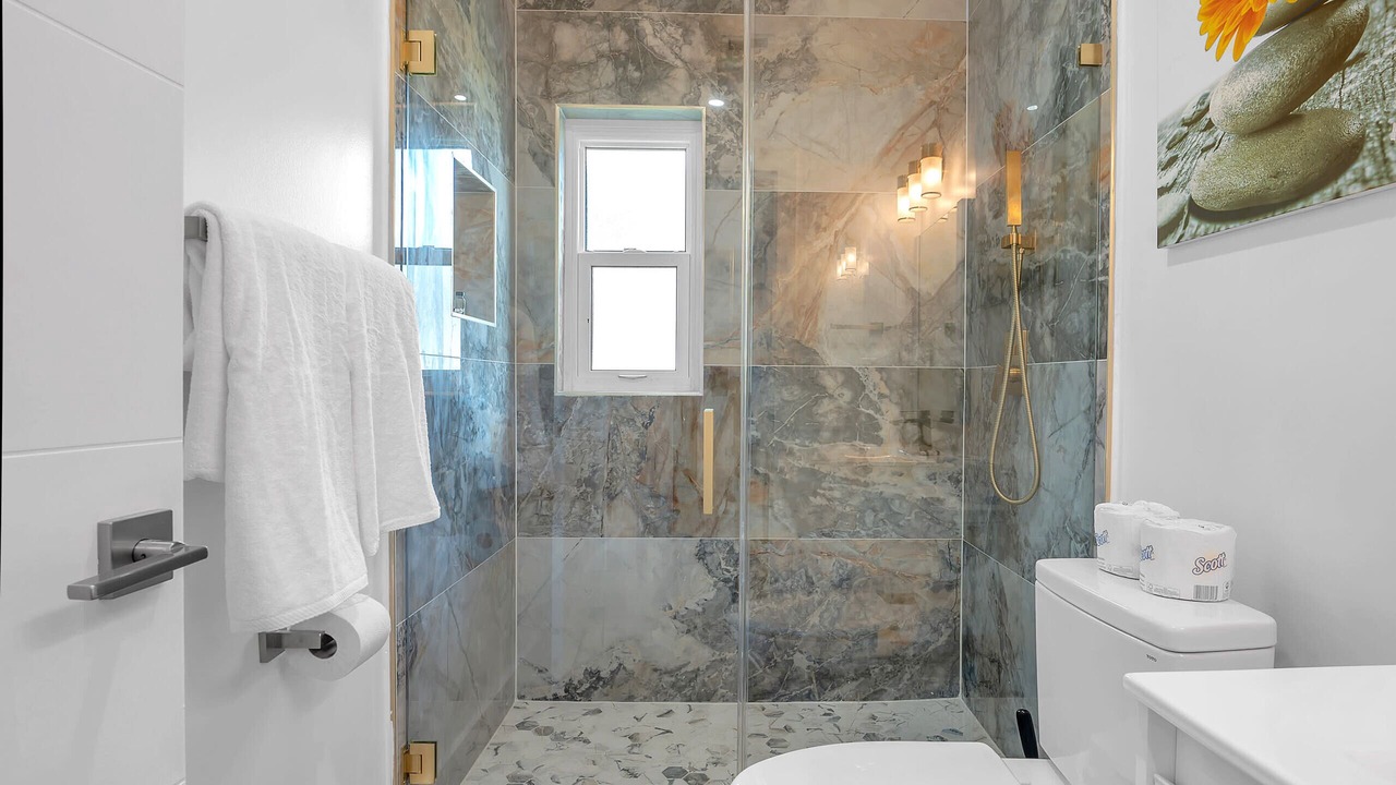 Photo of Bathroom in Biscayne Park
