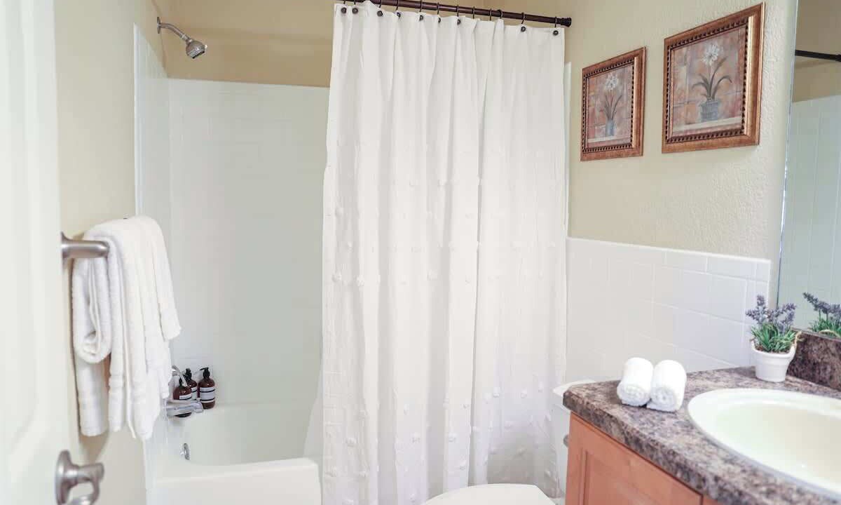 Photo of Bathroom in Anona
