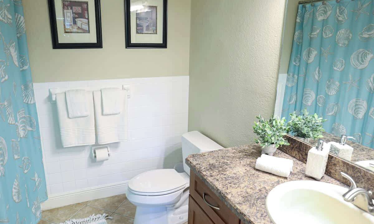 Photo of Bathroom in Anona