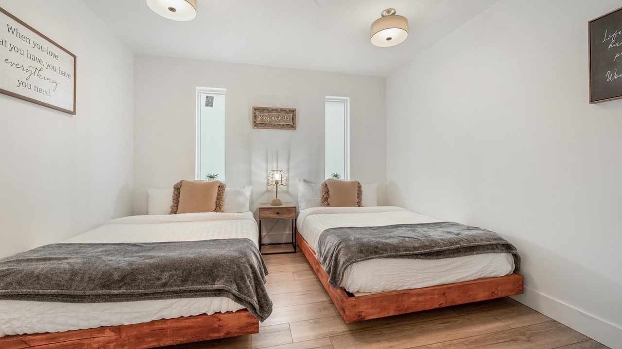 Photo of Bedroom in Ludlam