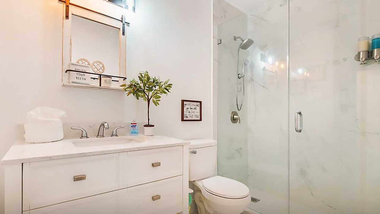 Photo of Bathroom in Ludlam