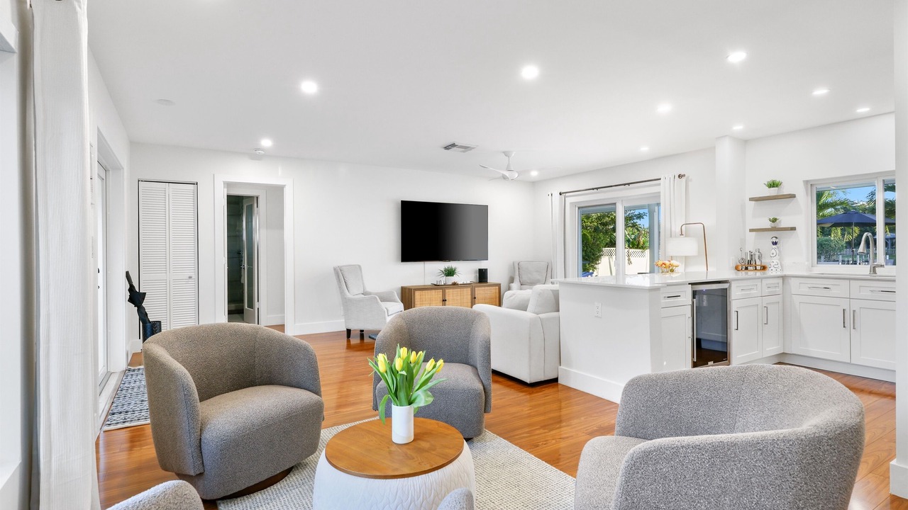 Photo of Livingroom in Tropic Palms