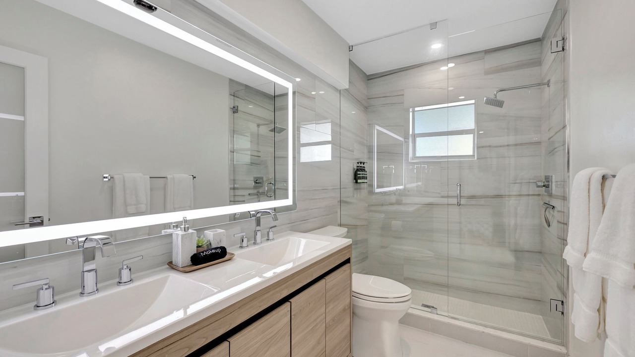 Photo of Bathroom in Tropic Palms