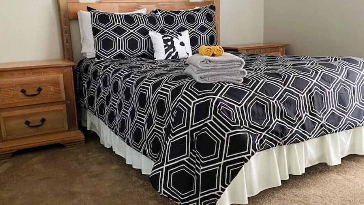 Photo of Bedroom in Woodridge