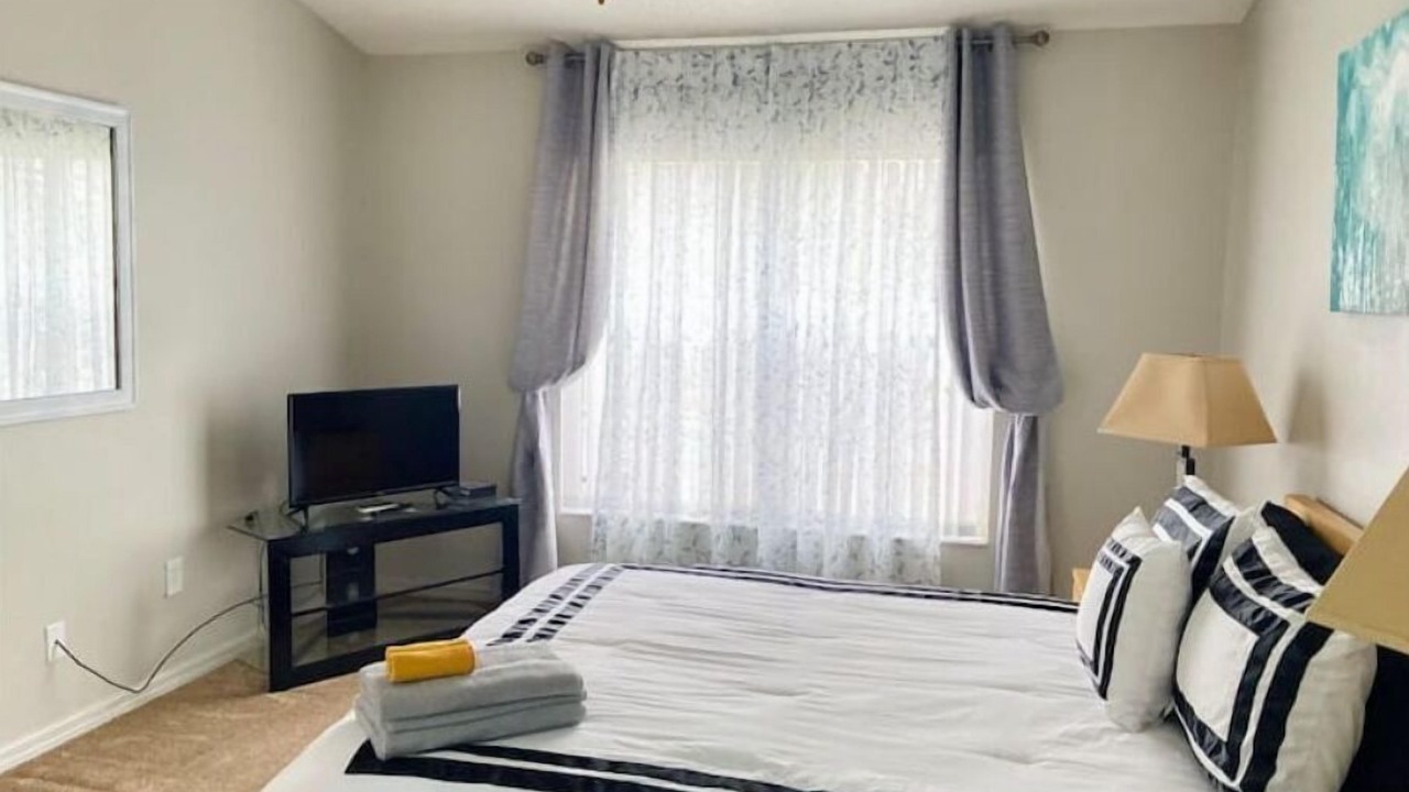 Photo of Bedroom in Woodridge