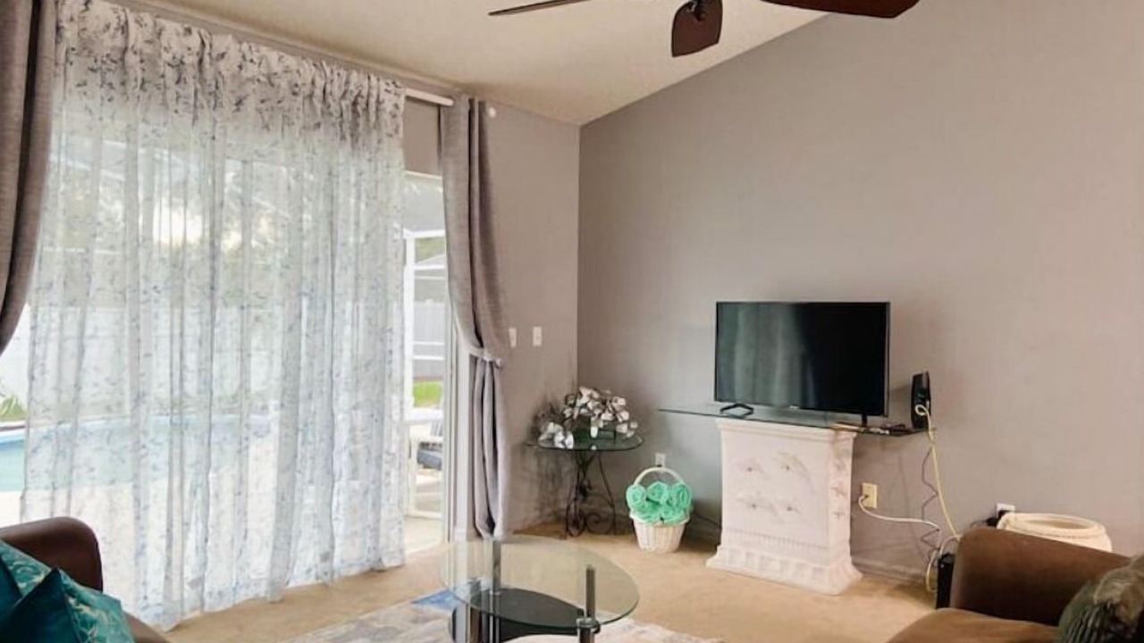 Photo of Livingroom in Woodridge