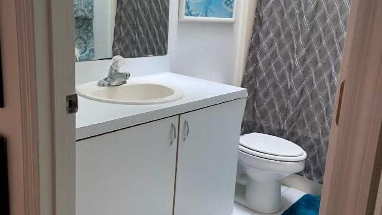 Photo of Bathroom in Woodridge