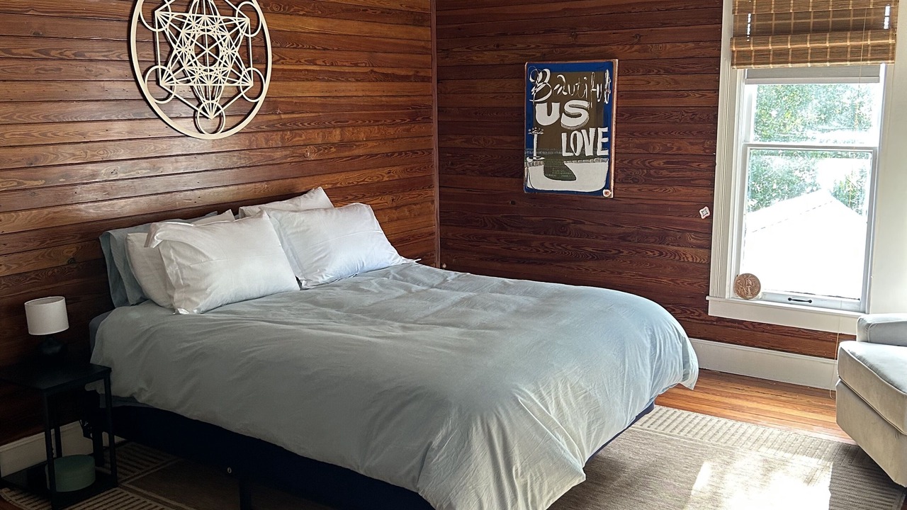 Photo of Bedroom in Historic District