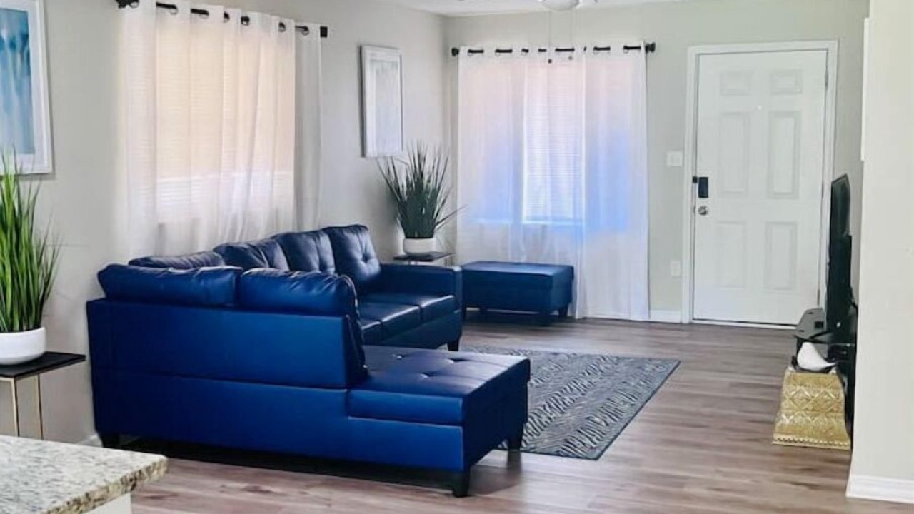 Photo of Livingroom in Malibu Groves