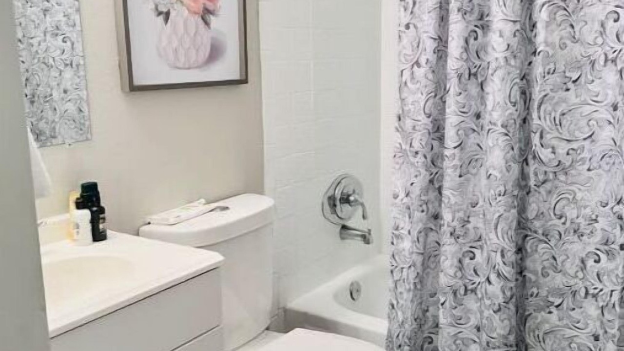 Photo of Bathroom in Malibu Groves
