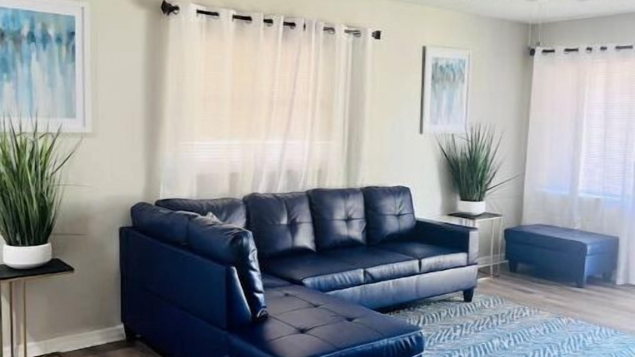 Photo of Livingroom in Malibu Groves
