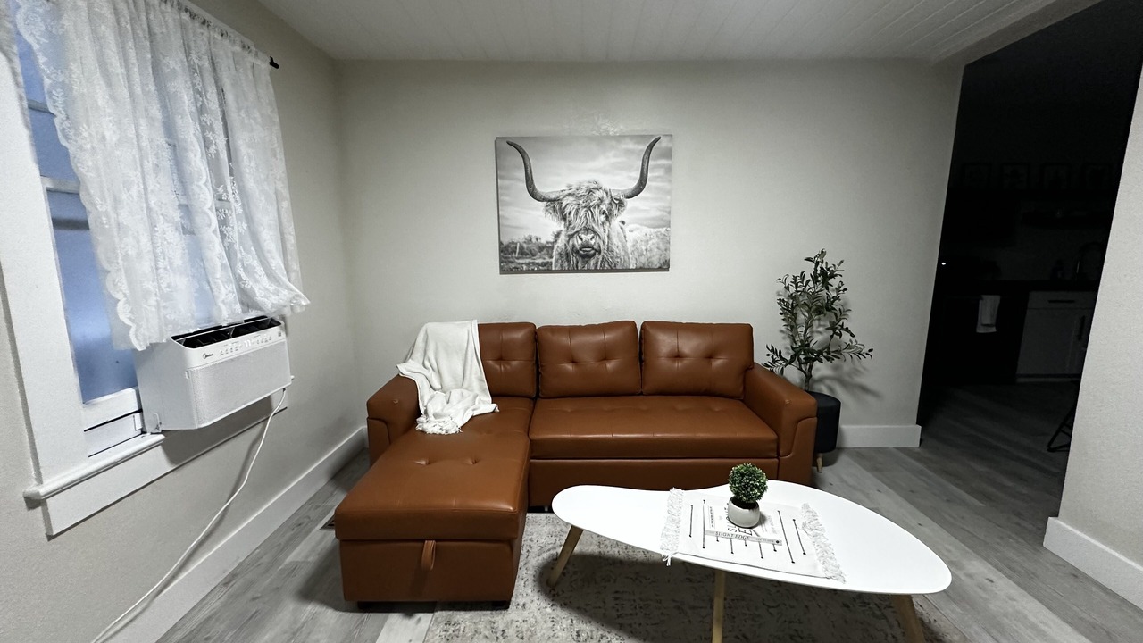 Photo of Livingroom in Historic District